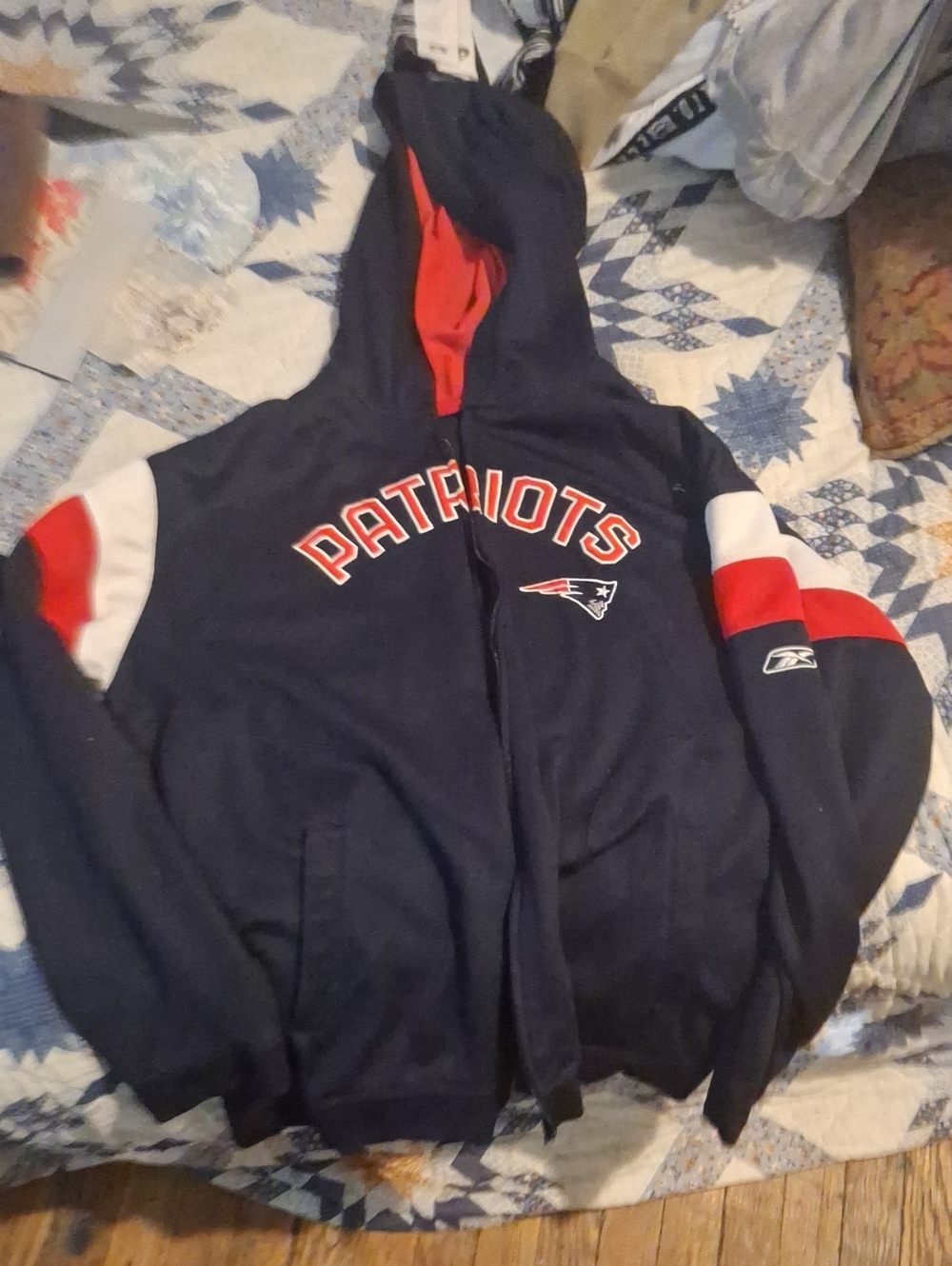 Patriots Adult Navy Hooded Zip Up Sweatshirt. Zipper Is Broke On One Side